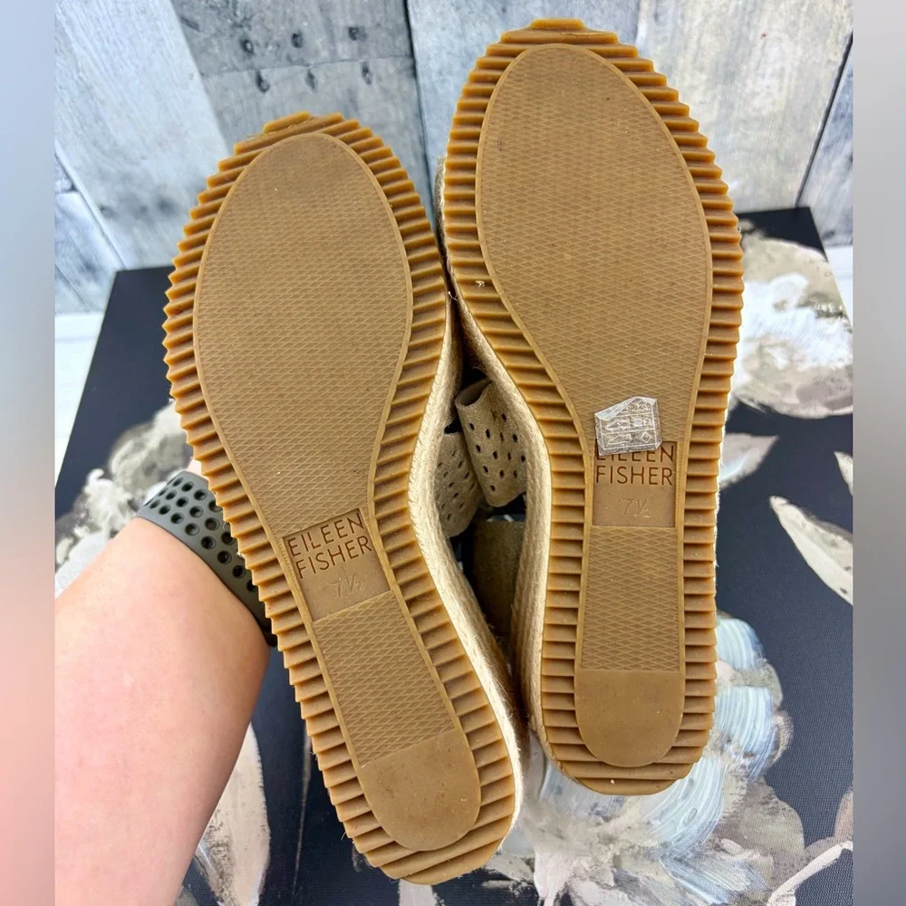 Eileen Fisher Willow Wedge Espadrille Sandals in Gold Size 7.5 Medium Width Fit.